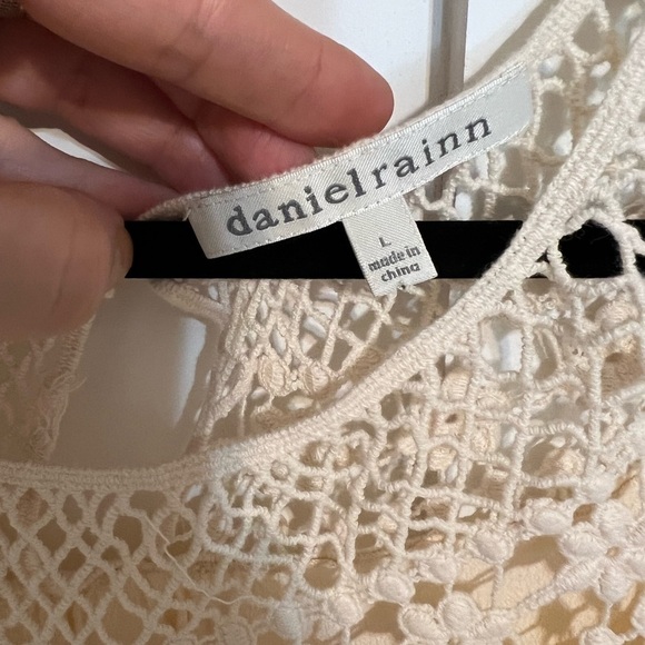 Daniel Rainn Women's Creme Crochet Lace Long Sleeve Boho Pleated Blouse Top L - Picture 3 of 3
